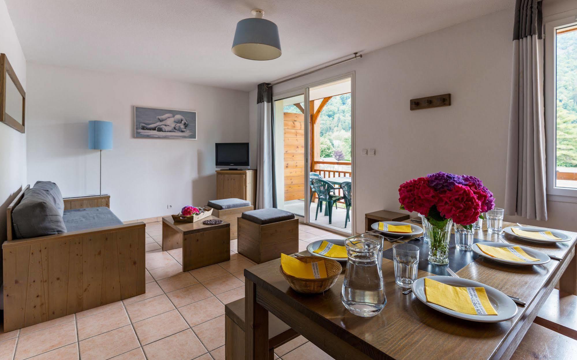 Lagrange Vacances Le Belvedere Saint-Mamet Εξωτερικό φωτογραφία